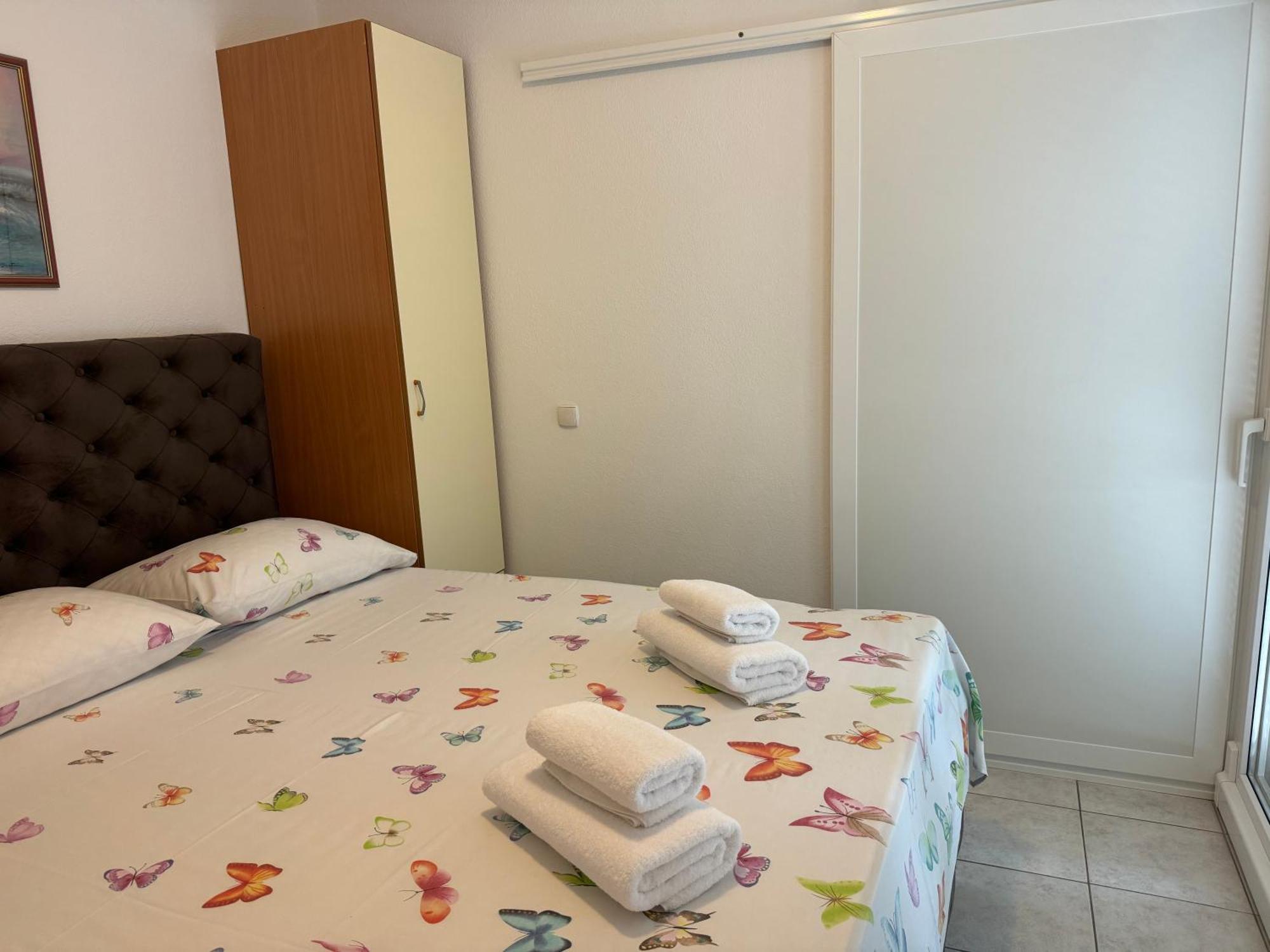 House 100M From The Beach With Free Parking And Breakfast Baška Voda المظهر الخارجي الصورة