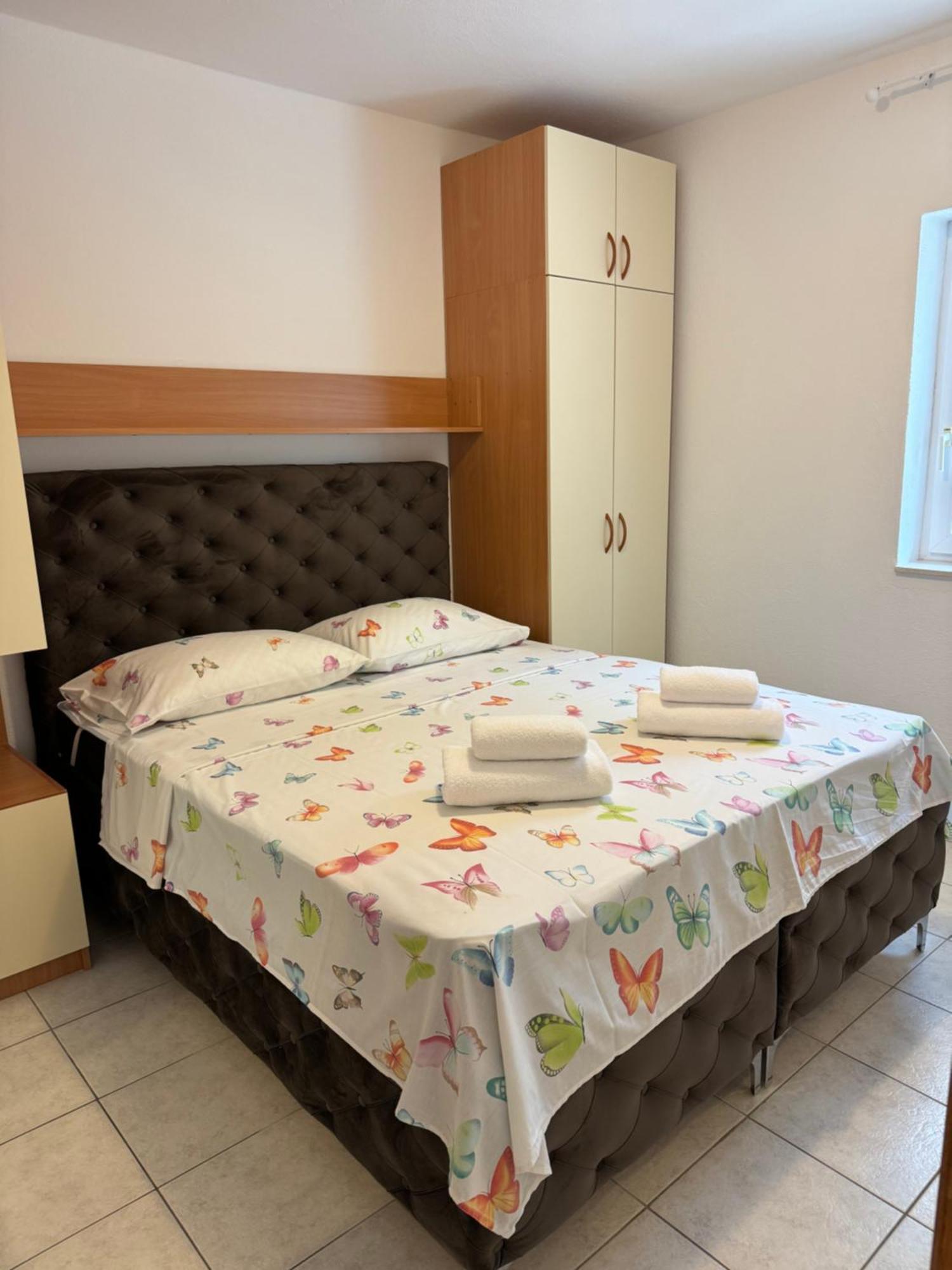 House 100M From The Beach With Free Parking And Breakfast Baška Voda المظهر الخارجي الصورة