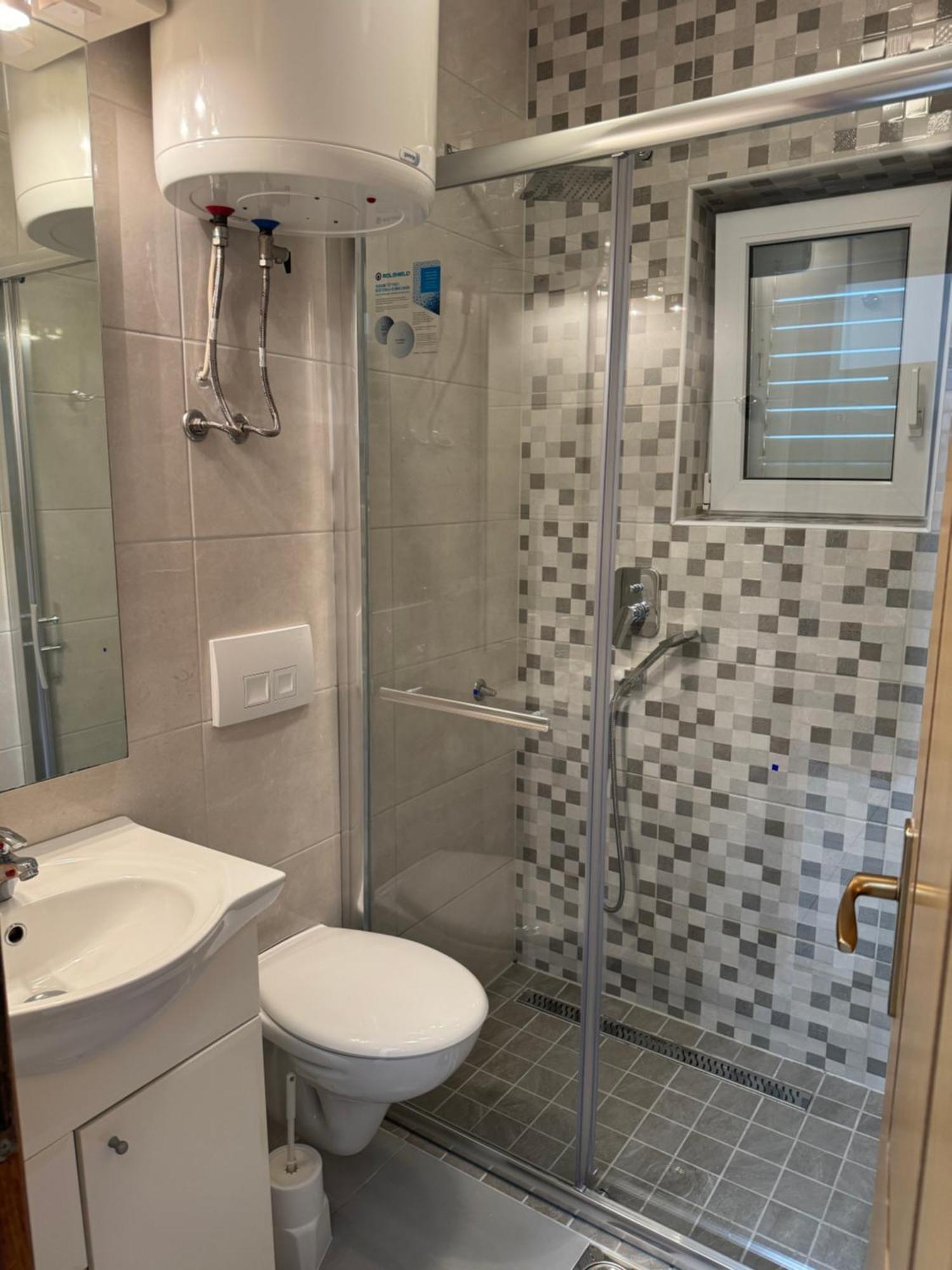 House 100M From The Beach With Free Parking And Breakfast Baška Voda المظهر الخارجي الصورة