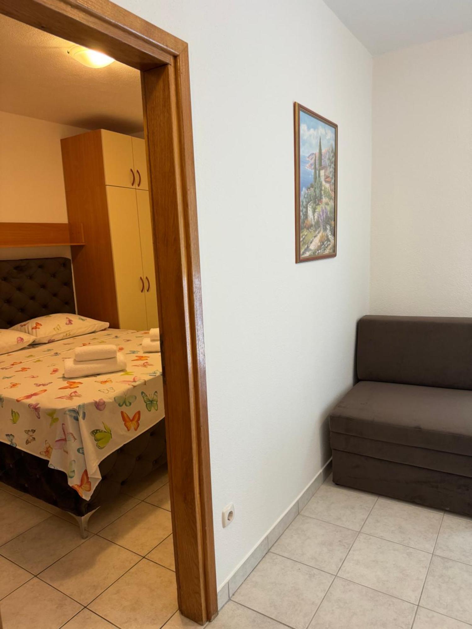 House 100M From The Beach With Free Parking And Breakfast Baška Voda المظهر الخارجي الصورة