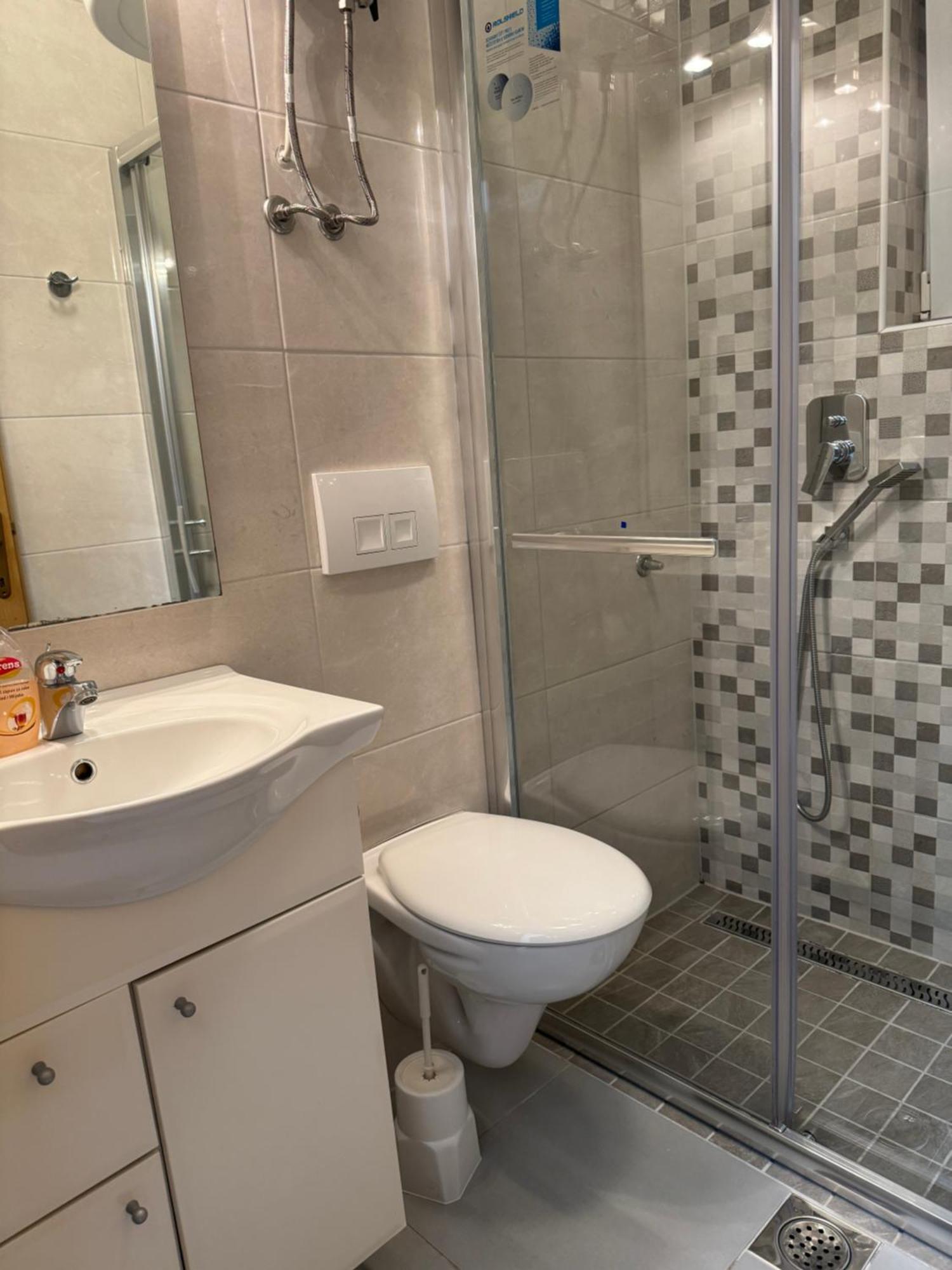 House 100M From The Beach With Free Parking And Breakfast Baška Voda المظهر الخارجي الصورة
