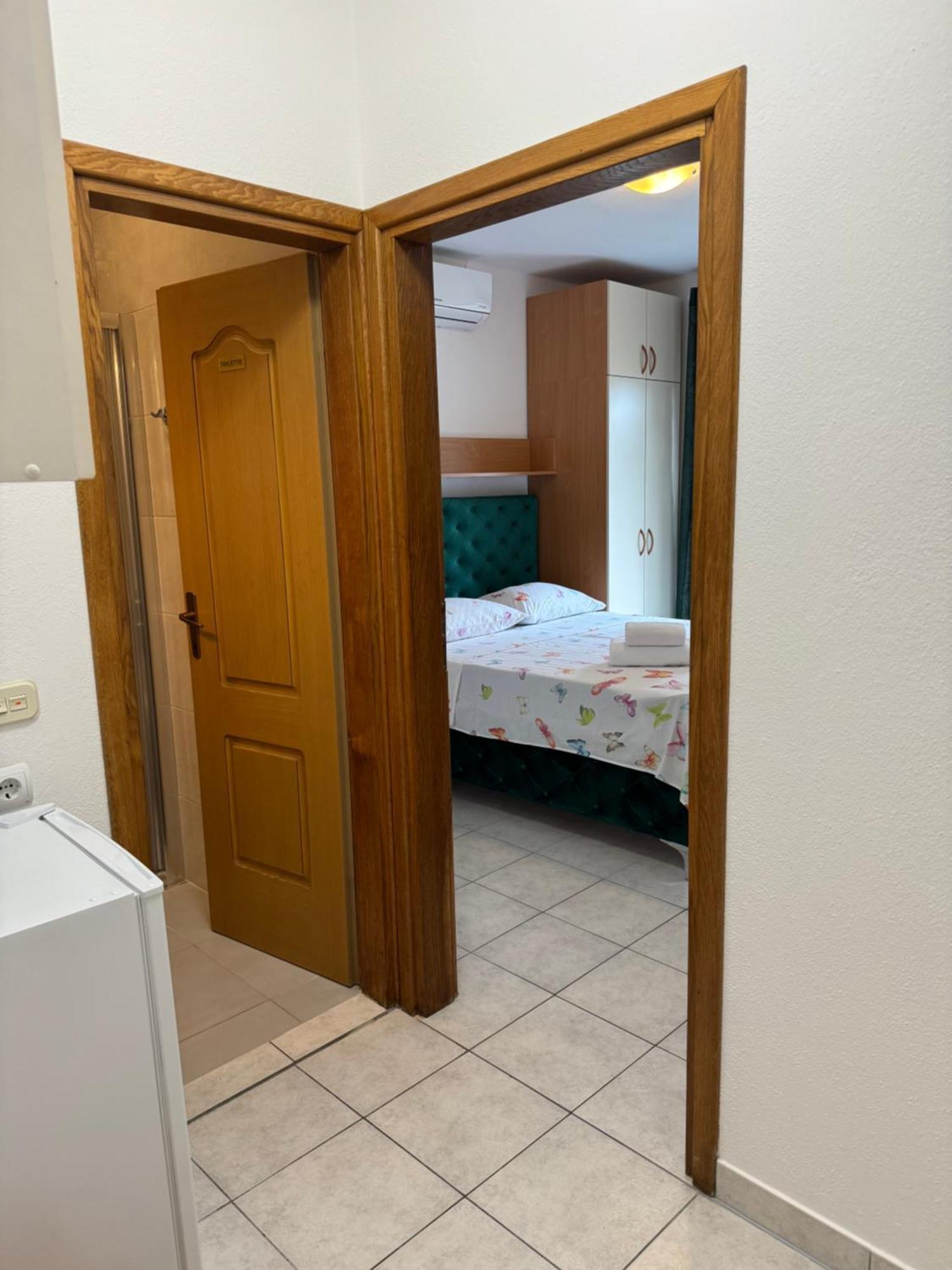 House 100M From The Beach With Free Parking And Breakfast Baška Voda المظهر الخارجي الصورة