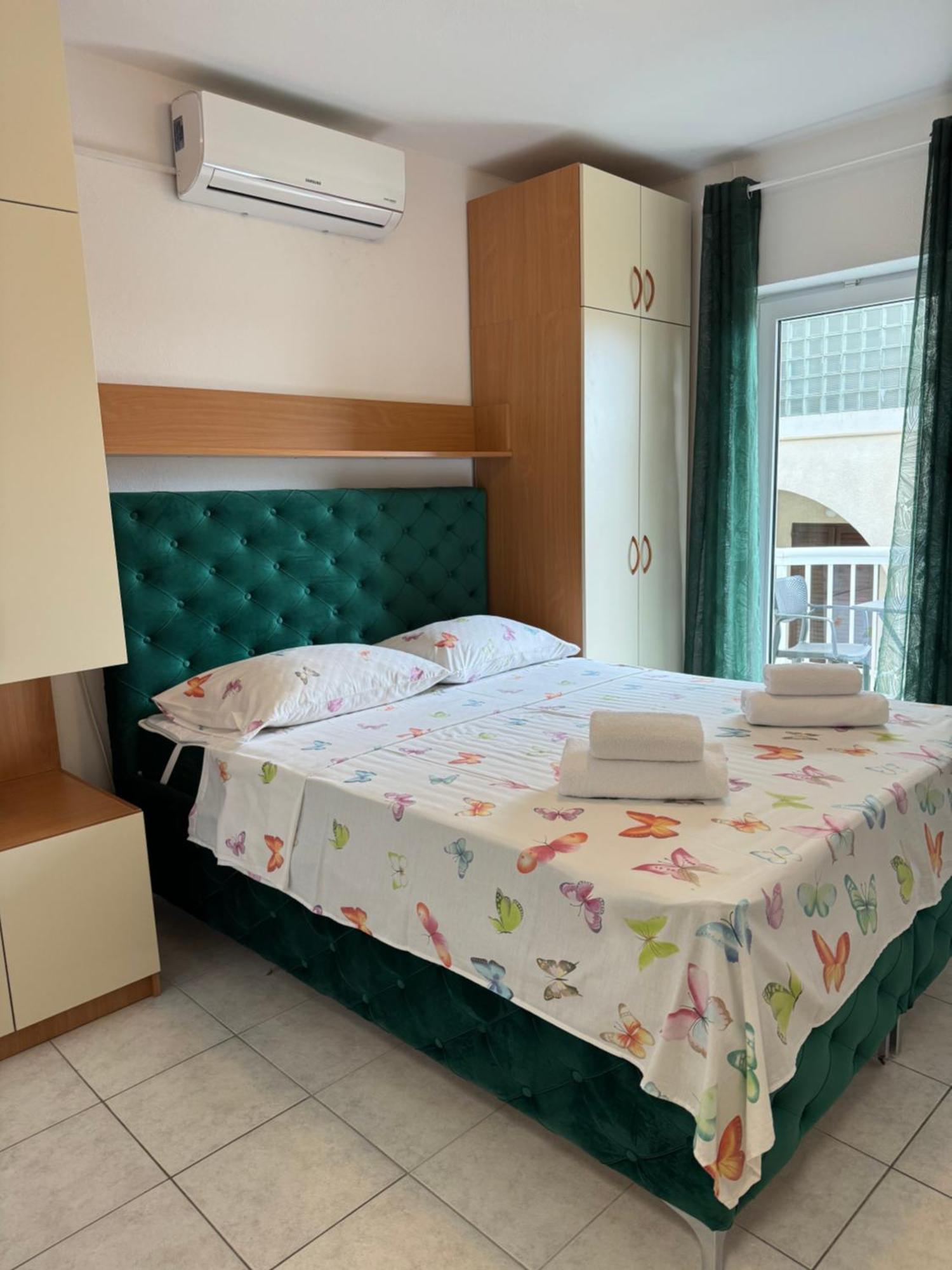 House 100M From The Beach With Free Parking And Breakfast Baška Voda المظهر الخارجي الصورة