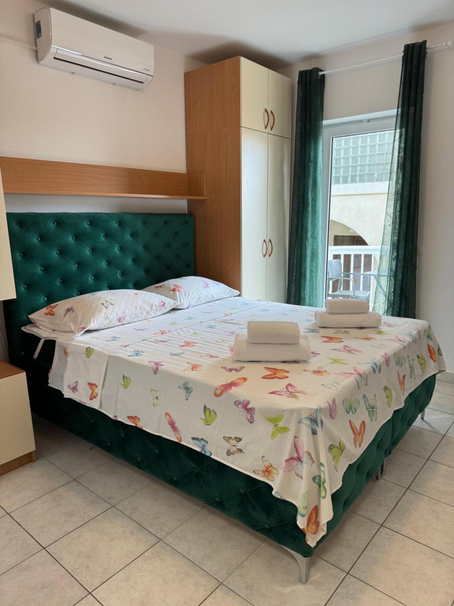 House 100M From The Beach With Free Parking And Breakfast Baška Voda المظهر الخارجي الصورة