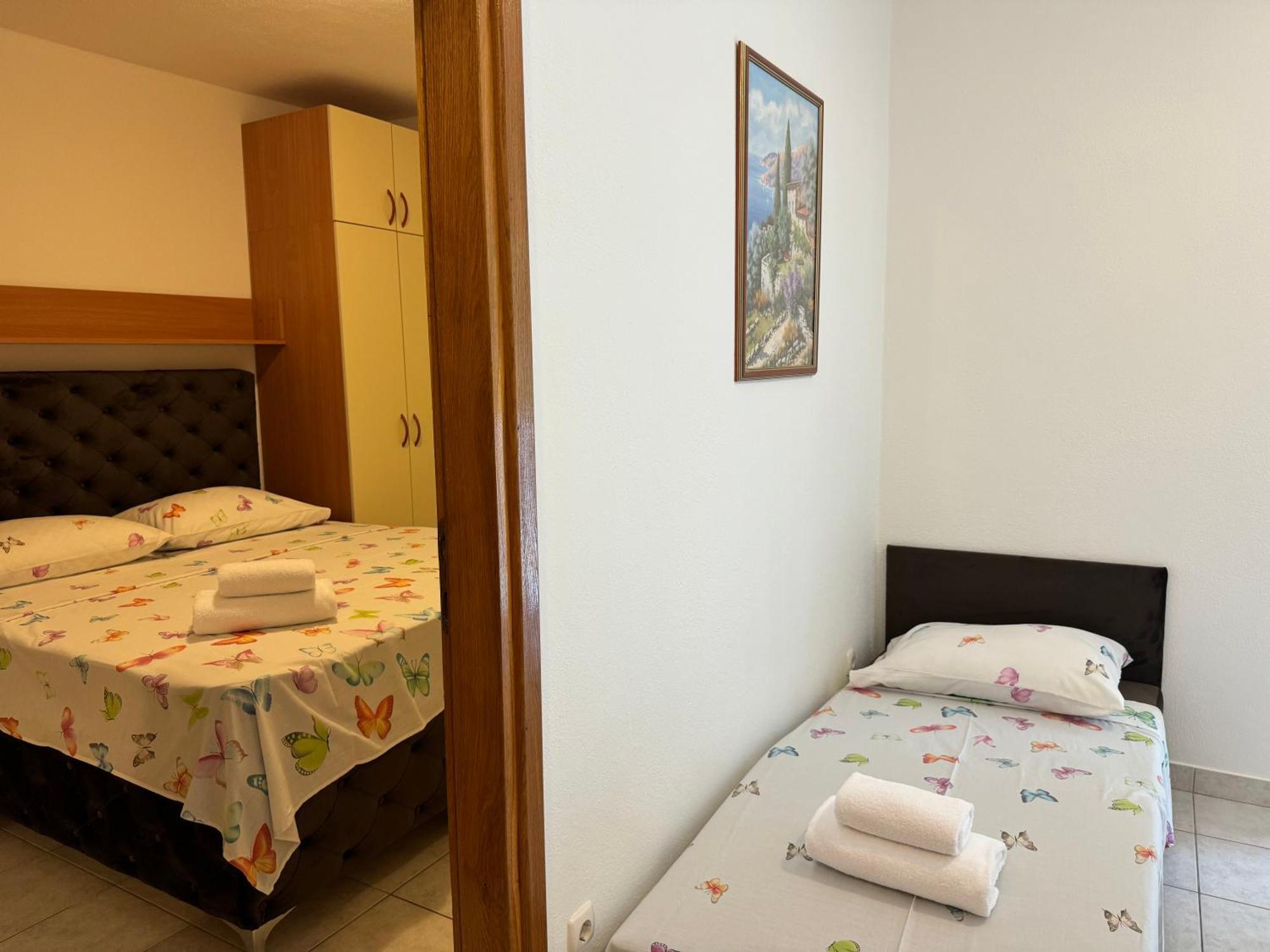 House 100M From The Beach With Free Parking And Breakfast Baška Voda المظهر الخارجي الصورة