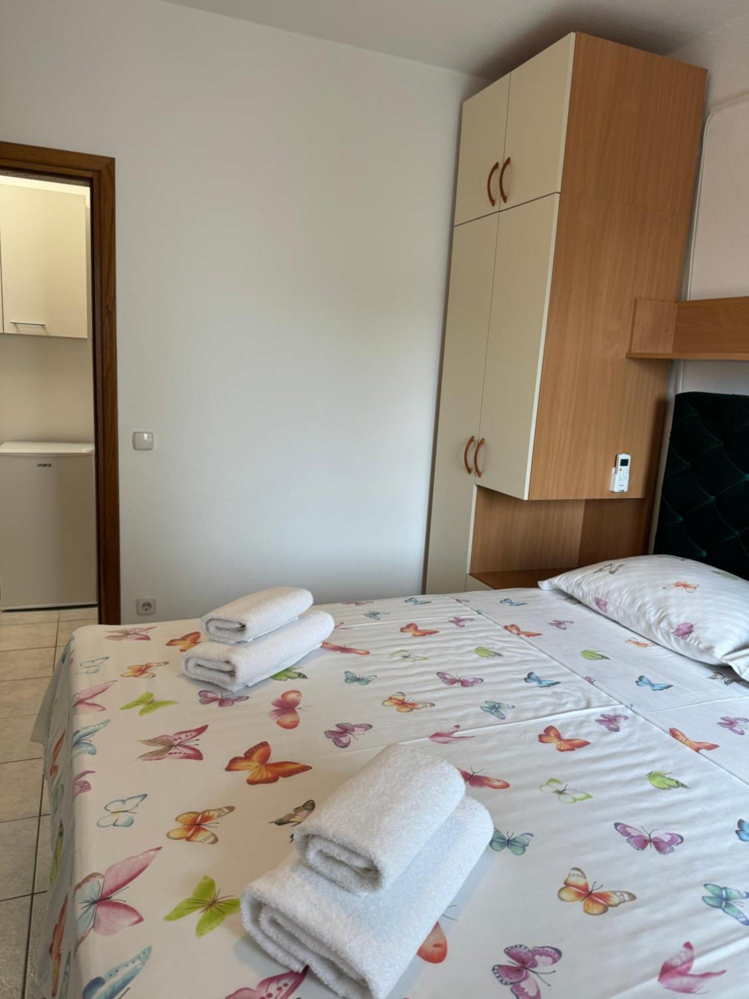 House 100M From The Beach With Free Parking And Breakfast Baška Voda المظهر الخارجي الصورة