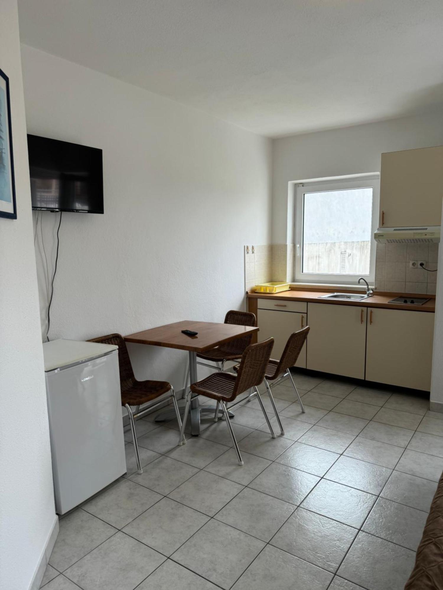 House 100M From The Beach With Free Parking And Breakfast Baška Voda المظهر الخارجي الصورة