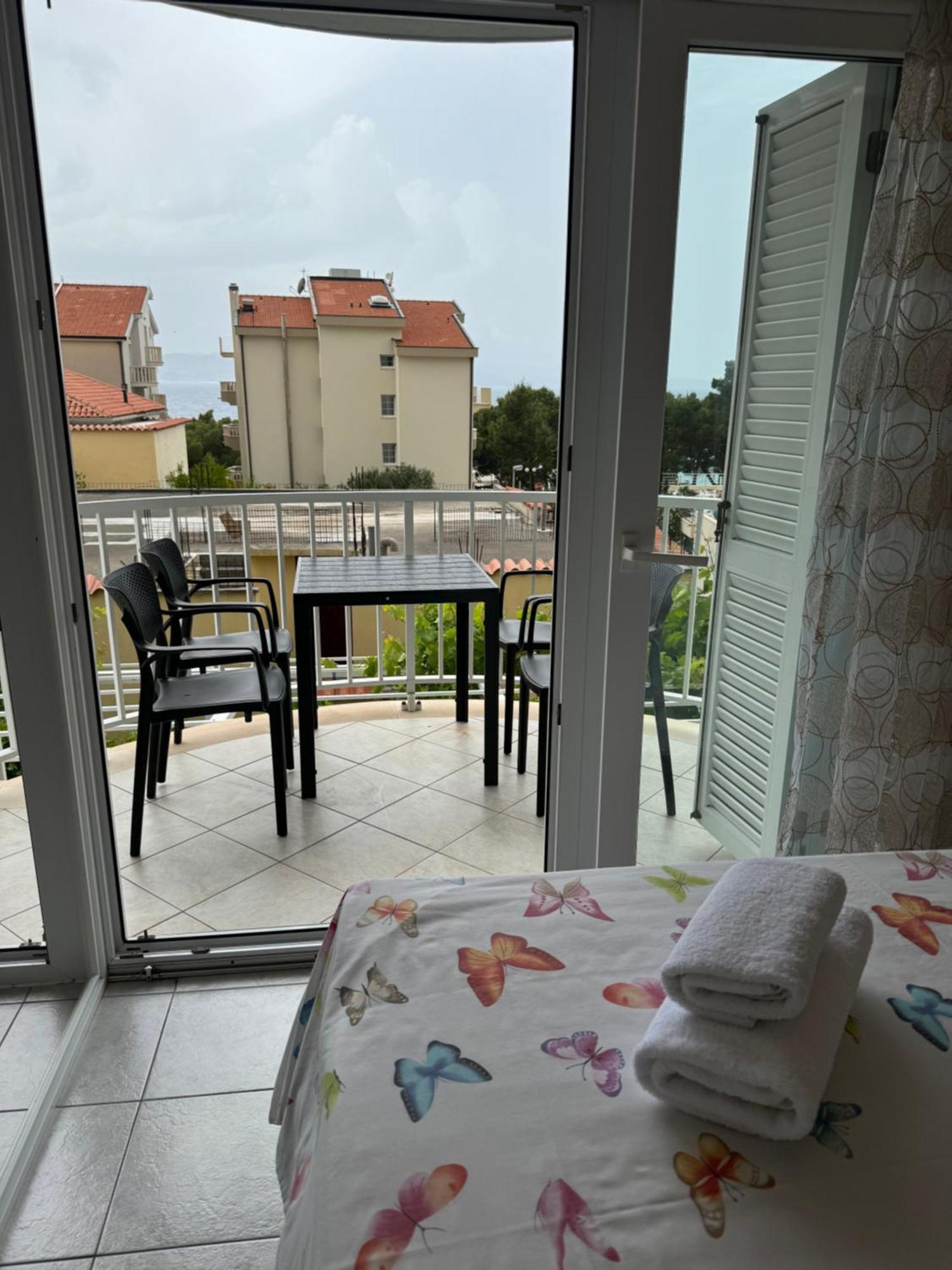 House 100M From The Beach With Free Parking And Breakfast Baška Voda المظهر الخارجي الصورة