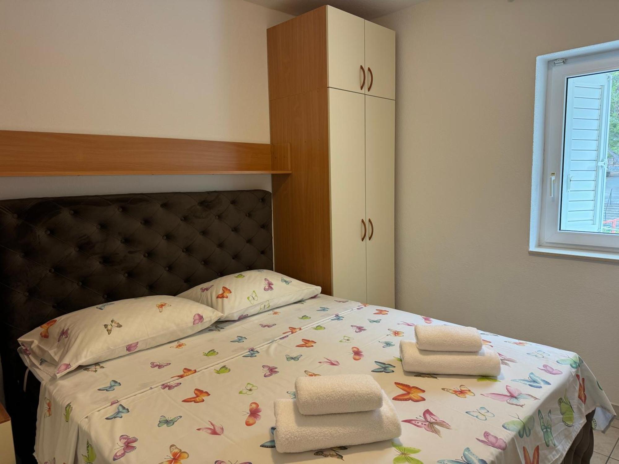House 100M From The Beach With Free Parking And Breakfast Baška Voda المظهر الخارجي الصورة