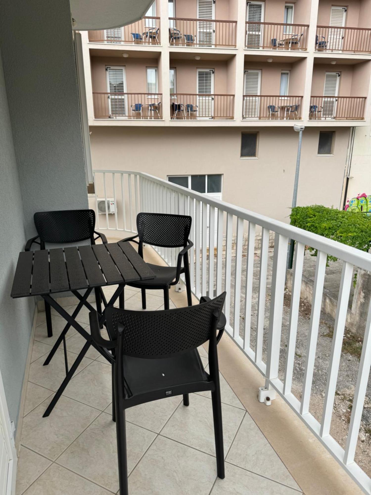 House 100M From The Beach With Free Parking And Breakfast Baška Voda المظهر الخارجي الصورة