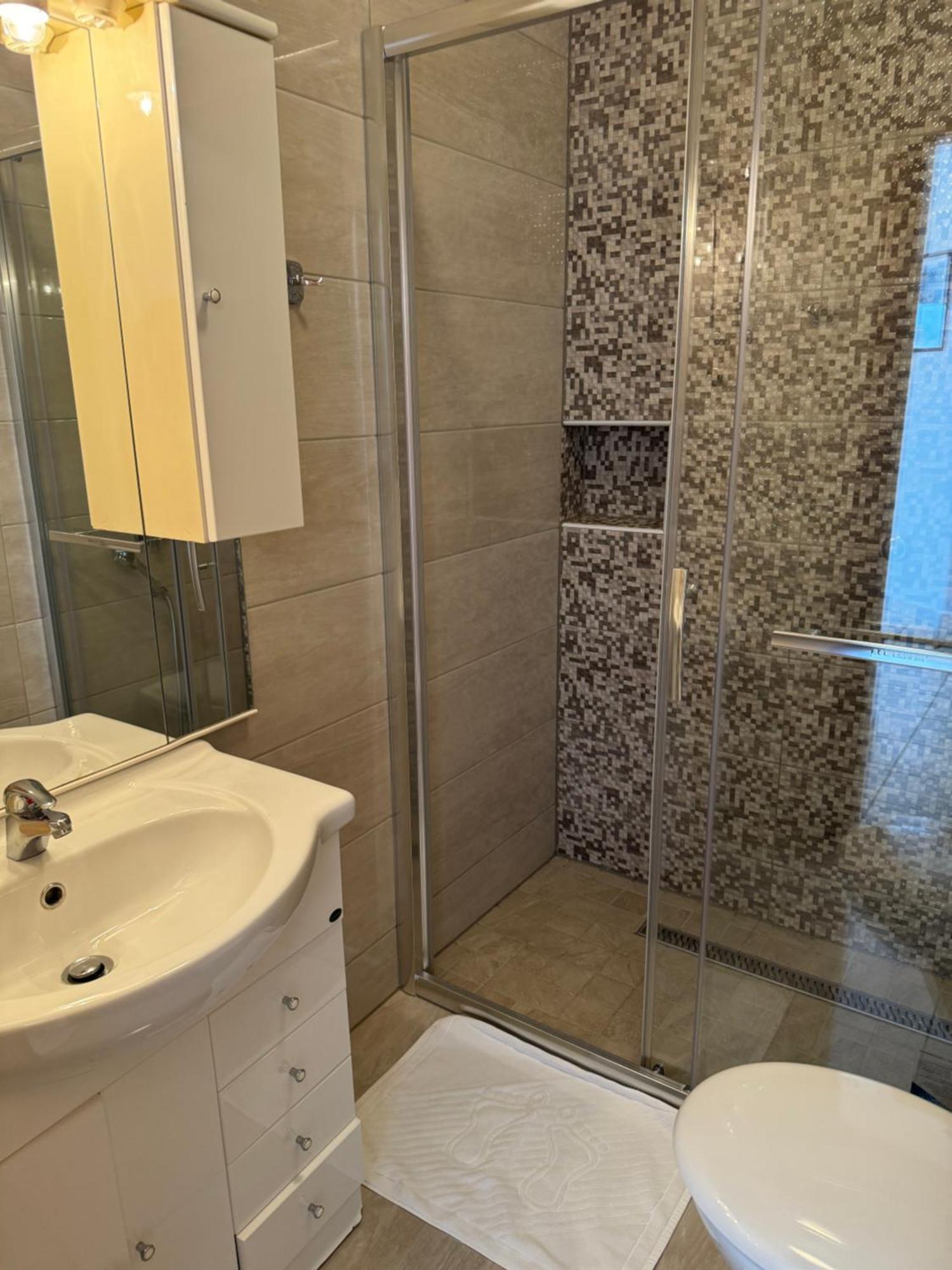 House 100M From The Beach With Free Parking And Breakfast Baška Voda المظهر الخارجي الصورة